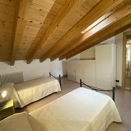 بيت للعطل La Terrazza Baldo Garda سان زينو دي مونتانا